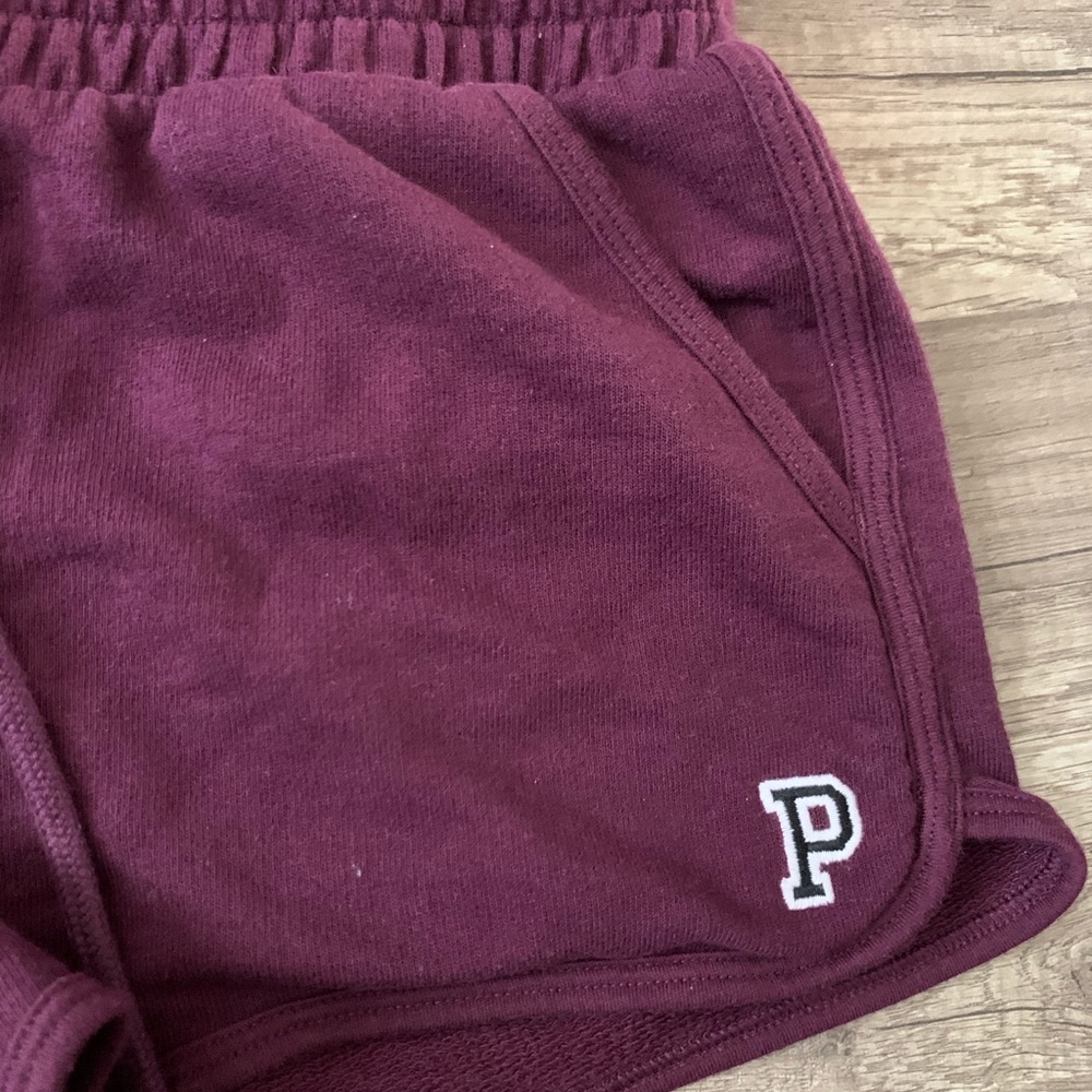 Maroon shorts - Picture 3 of 4